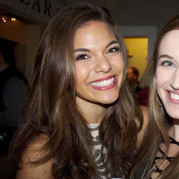 Meet your Posher, Christina - Picture 1 of 1